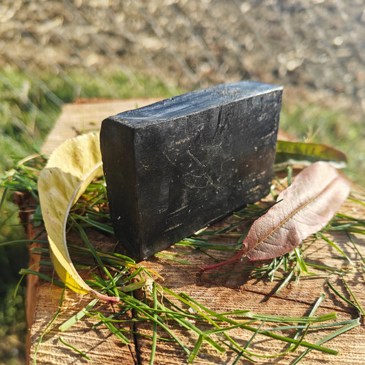 Săpun cu Cărbune Activ și Ulei de Arbore de Ceai